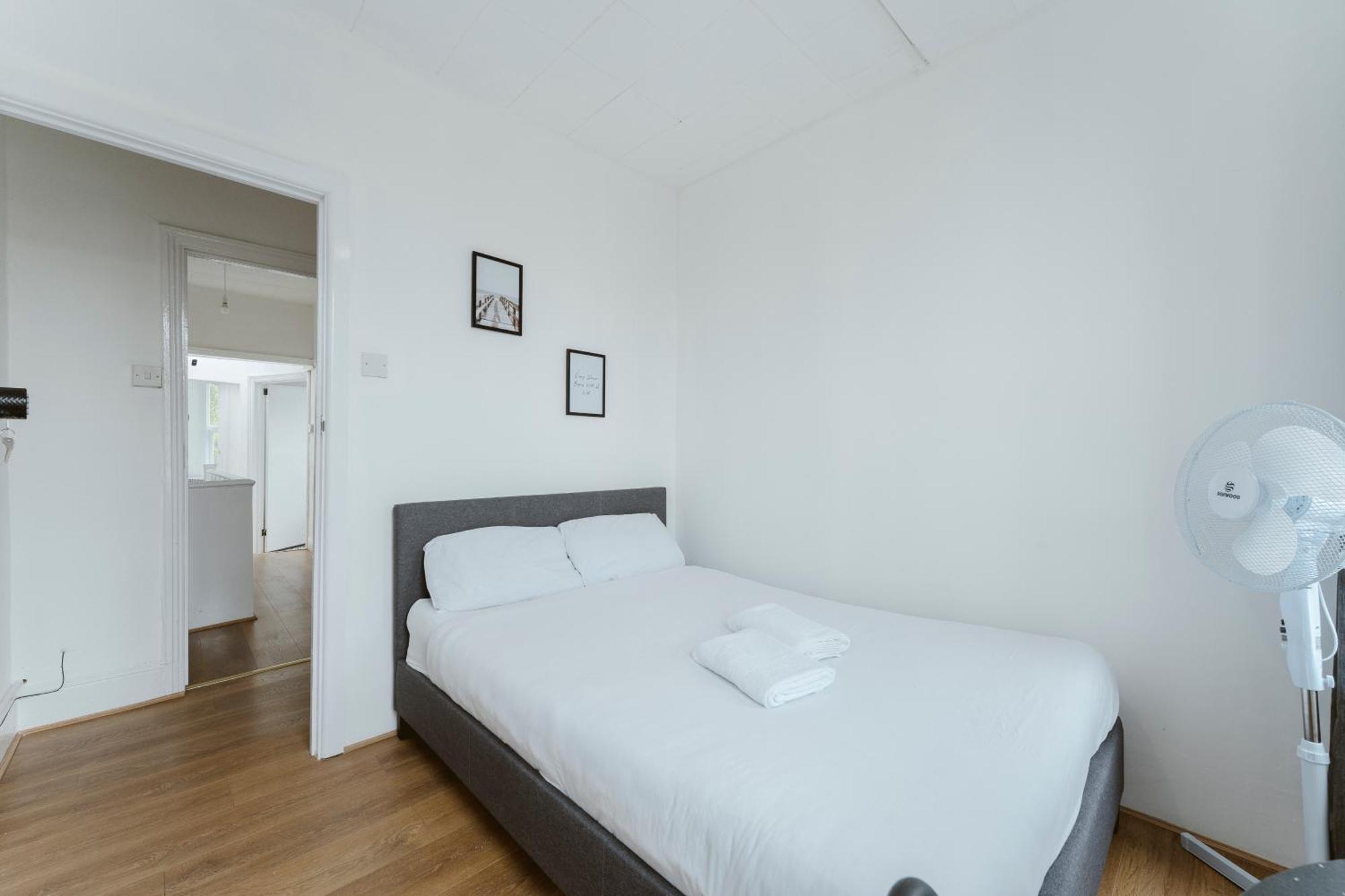 Manor House Great Rooms To Stay London Exterior photo